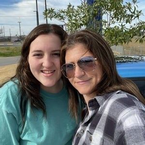 Meet your Posher, Macy